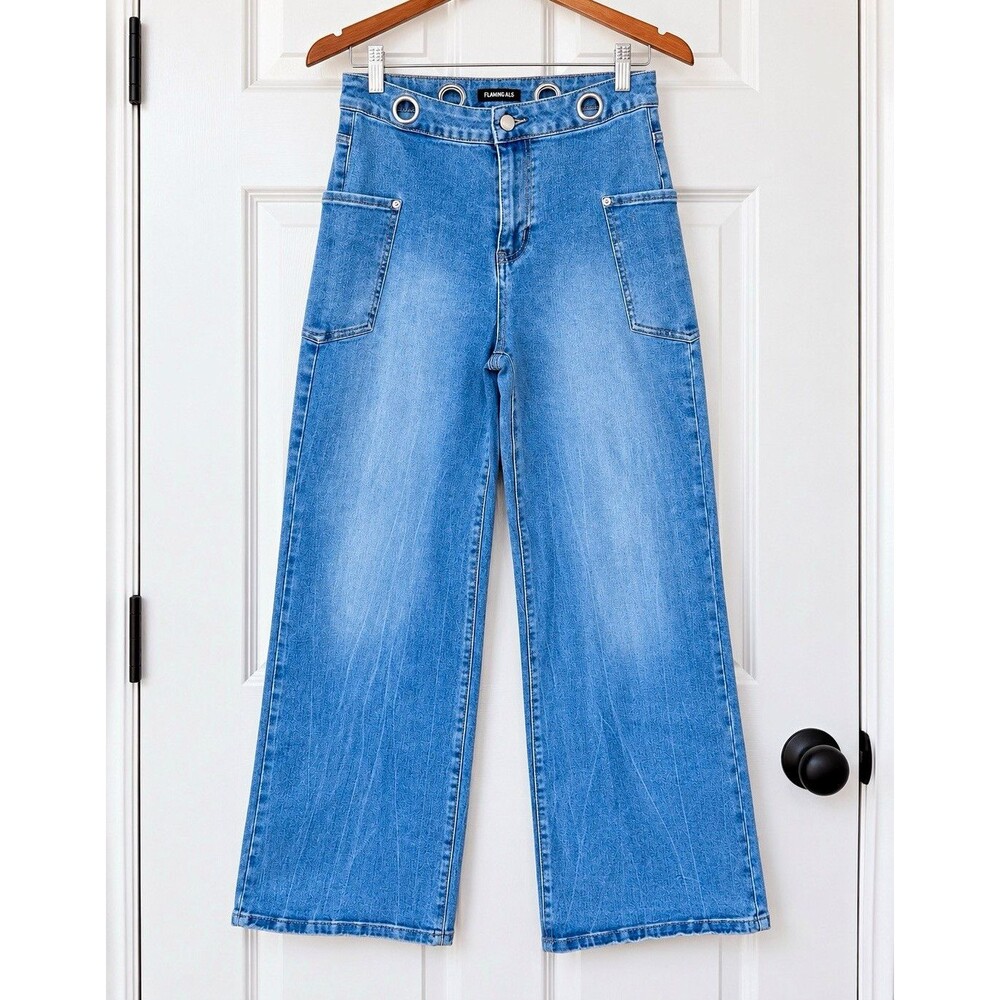 Flamingals Women’s Small Wide Leg Cargo Jeans High Rise Grommet Light Wash